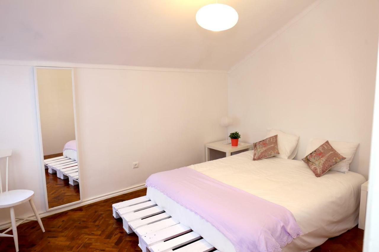 White Cosy Apartment Lissabon Exterior foto