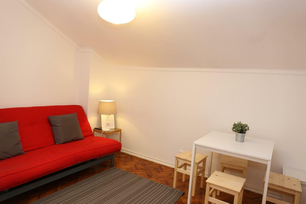 White Cosy Apartment Lissabon Exterior foto